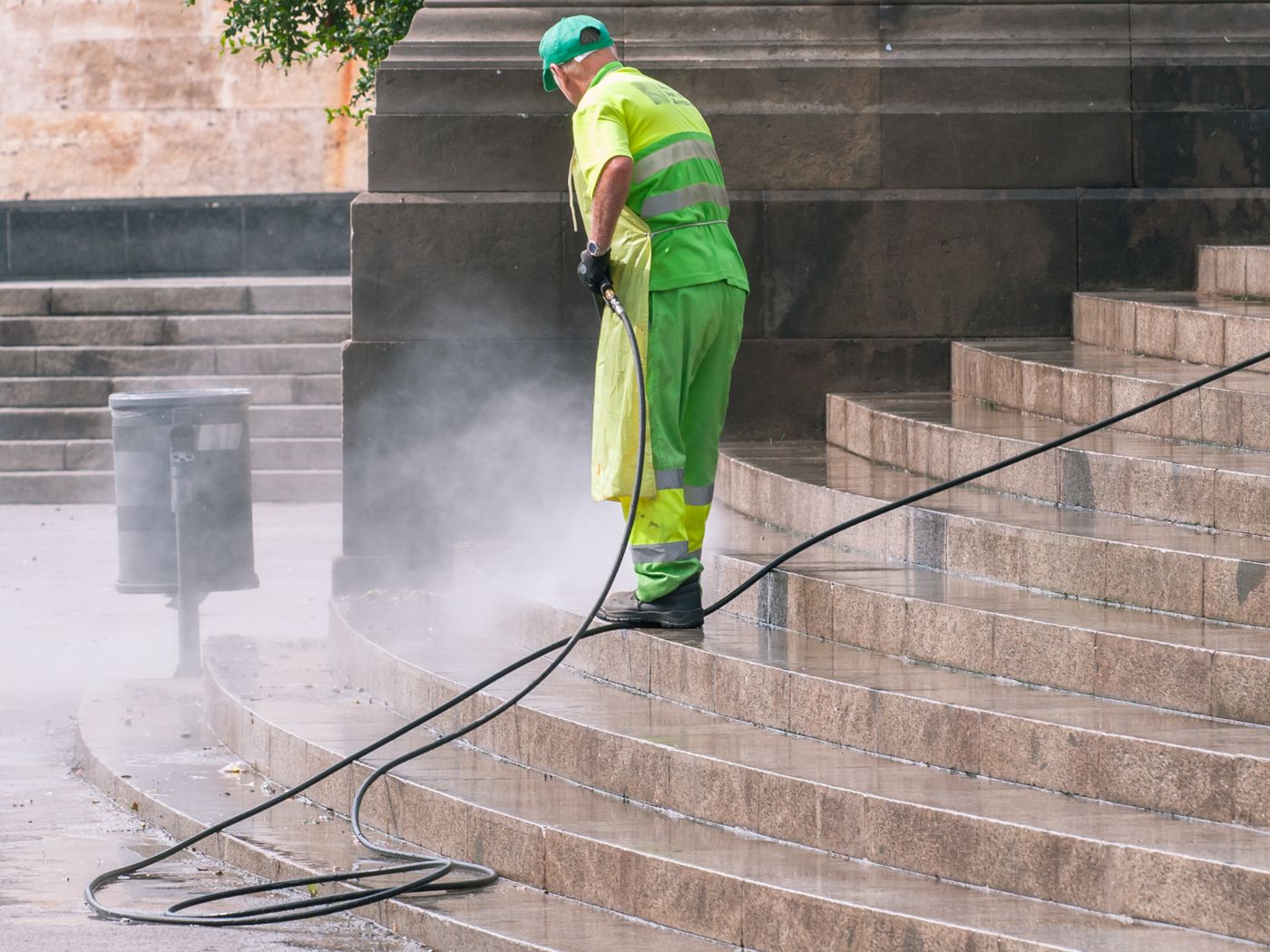 Reinigung von Außenflächen und Treppen mit dem Hochdruckreiniger